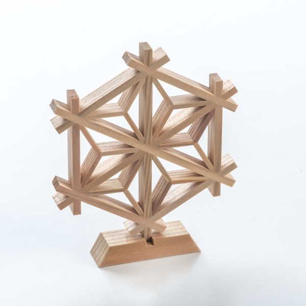 Hexagonal kumiko stand in the asanoha (hemp leaf) pattern