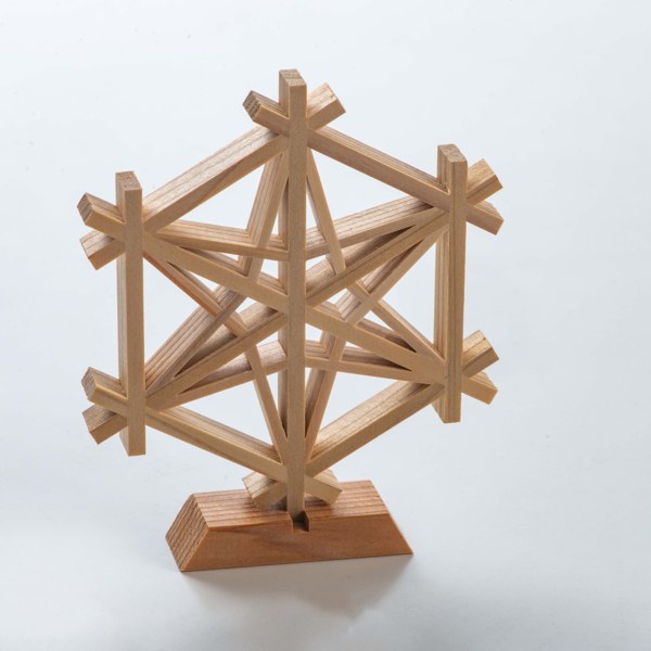 Hexagonal kumiko stand in the rindo (gentian) pattern