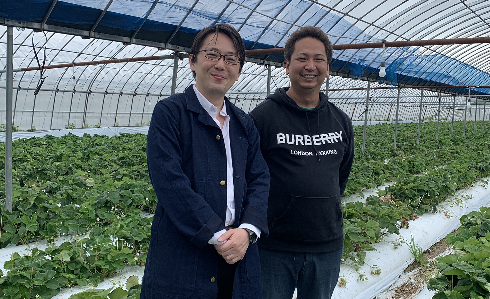 イチゴラスCEO・森川竜典さん(写真右)と弊社池澤崇